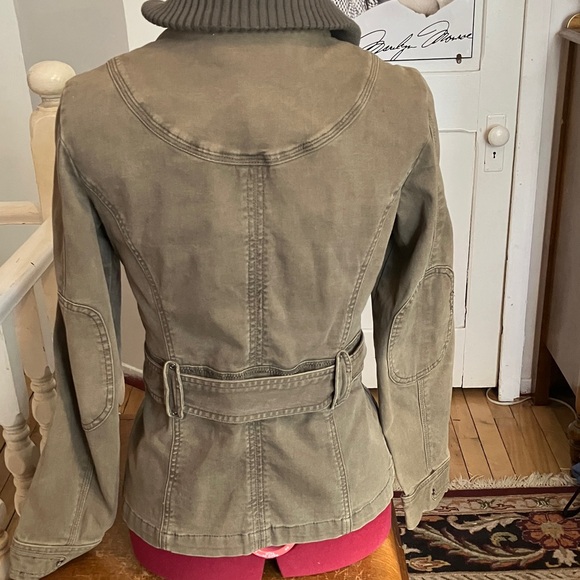 Structured Army Green Belted Utility Jacket – Fitted, Cotton/Spandex Blend - Picture 7 of 10